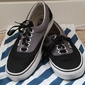 Van's - Custom Era Like New Shoes w/ bag